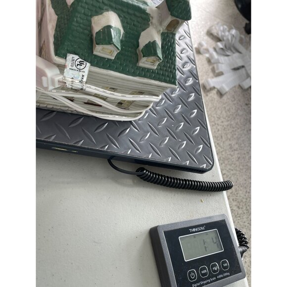 Vintage Winter Valley Ceramic Schoolhouse Lighted Display Holiday Decoration - Picture 9 of 9